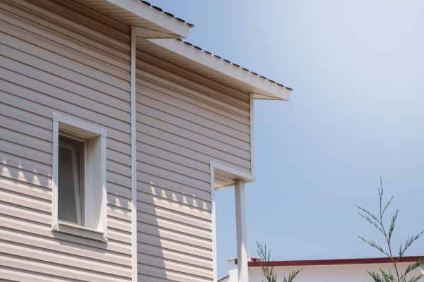 Cost of Vinyl Siding Hole Repair in Kansas City